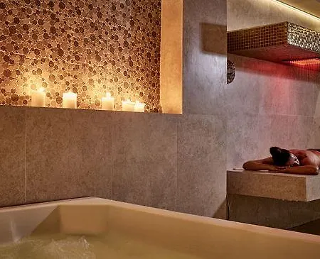 Kouros And Hotel 5*