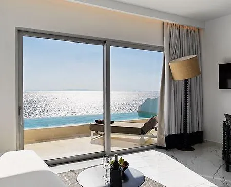 Kouros And Hotel 5*