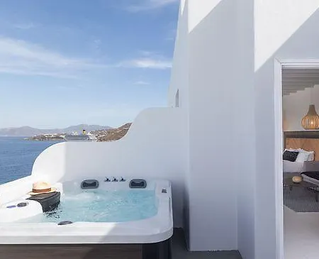 Kouros And Hotel 5*